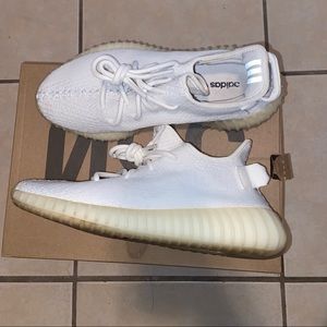 AUTHENTIC Yeezy 350 V2 Triple white